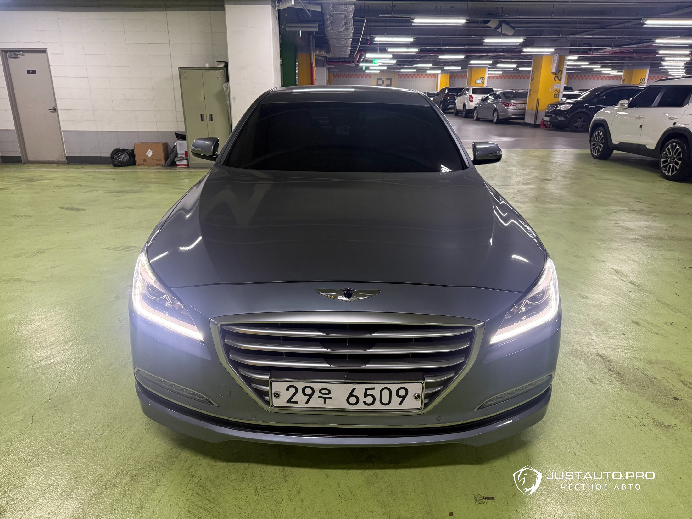 Автомобиль Hyundai Genesis