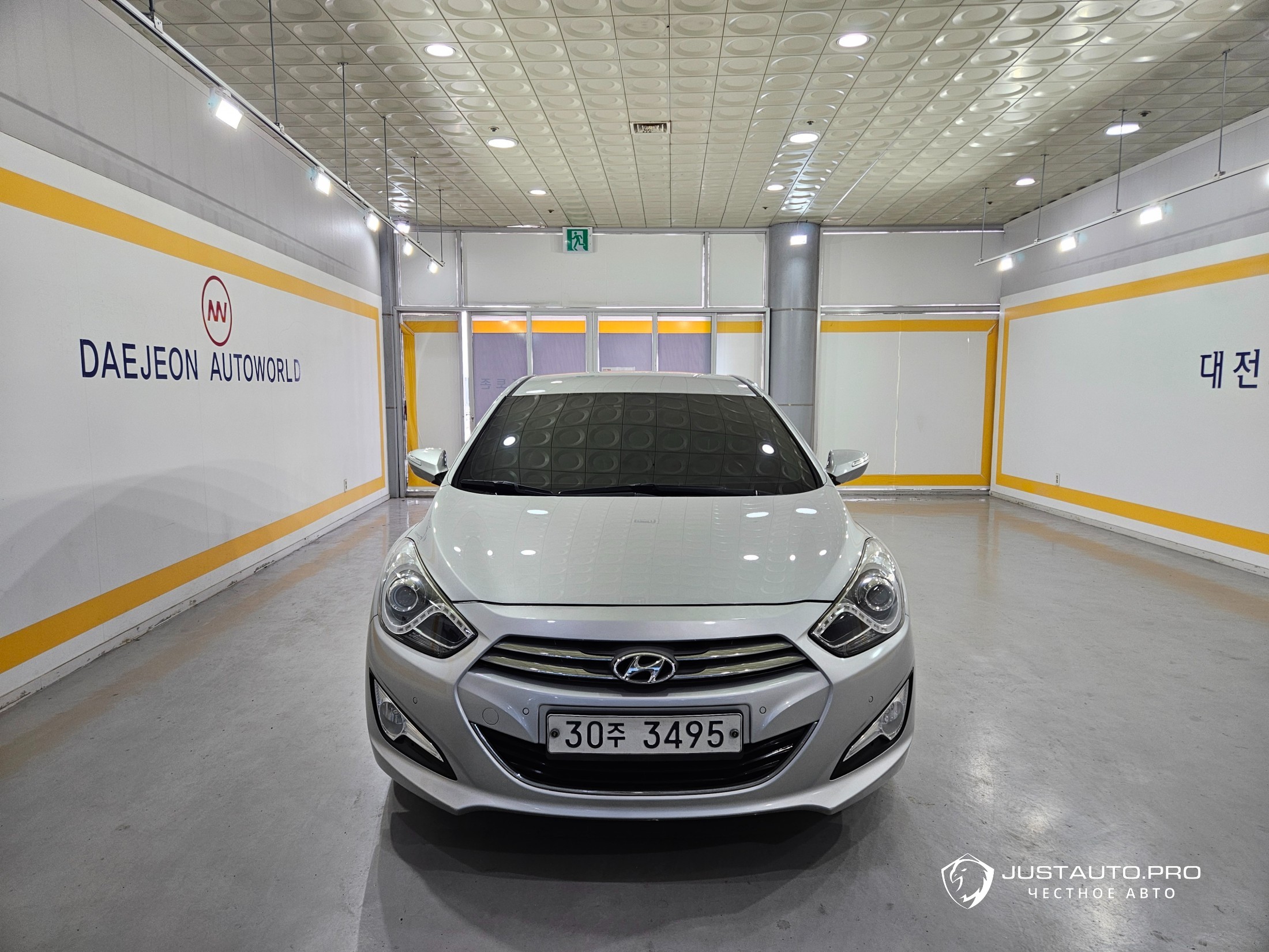 Автомобиль Hyundai i40