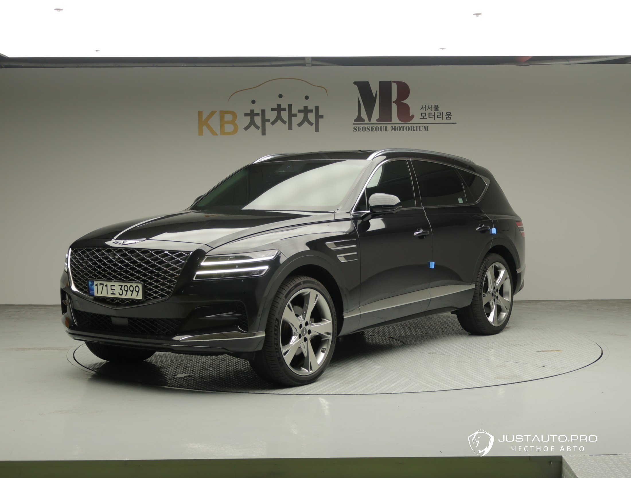 Автомобиль Genesis GV80