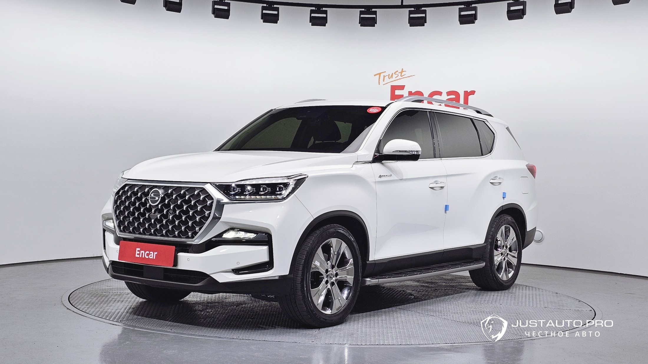 Автомобиль KG_Mobility_Ssangyong Rexton