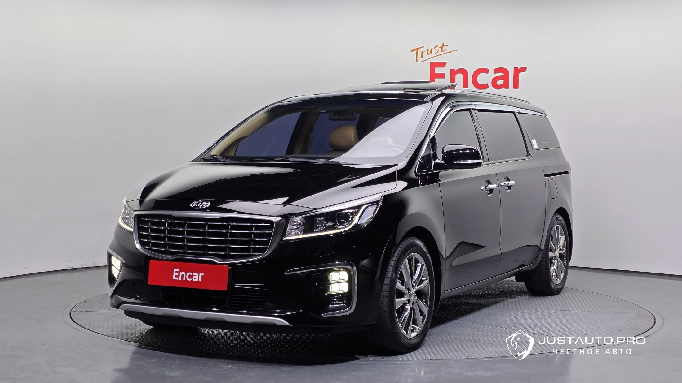 Автомобиль Kia Canival