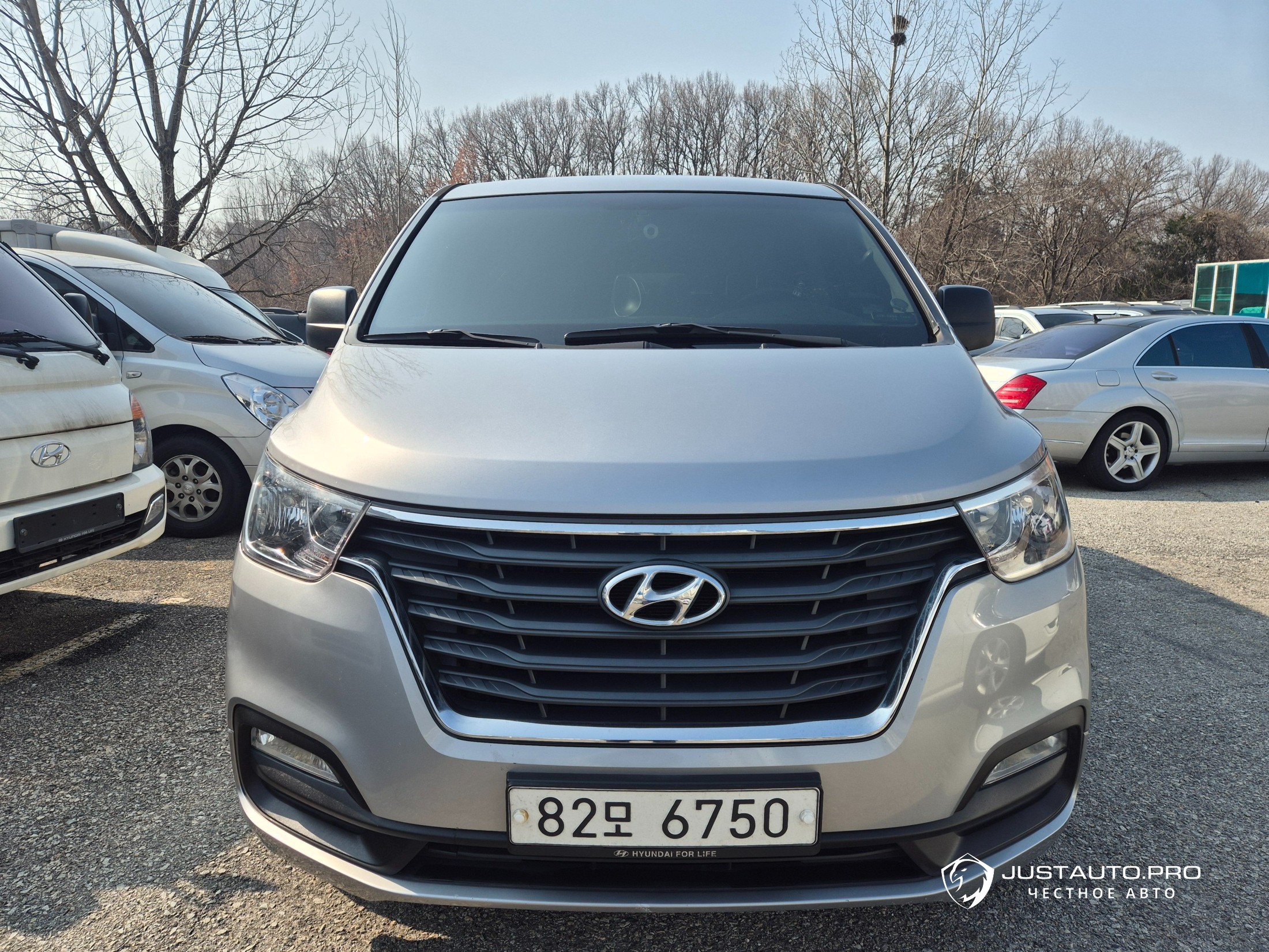 Автомобиль Hyundai Starex