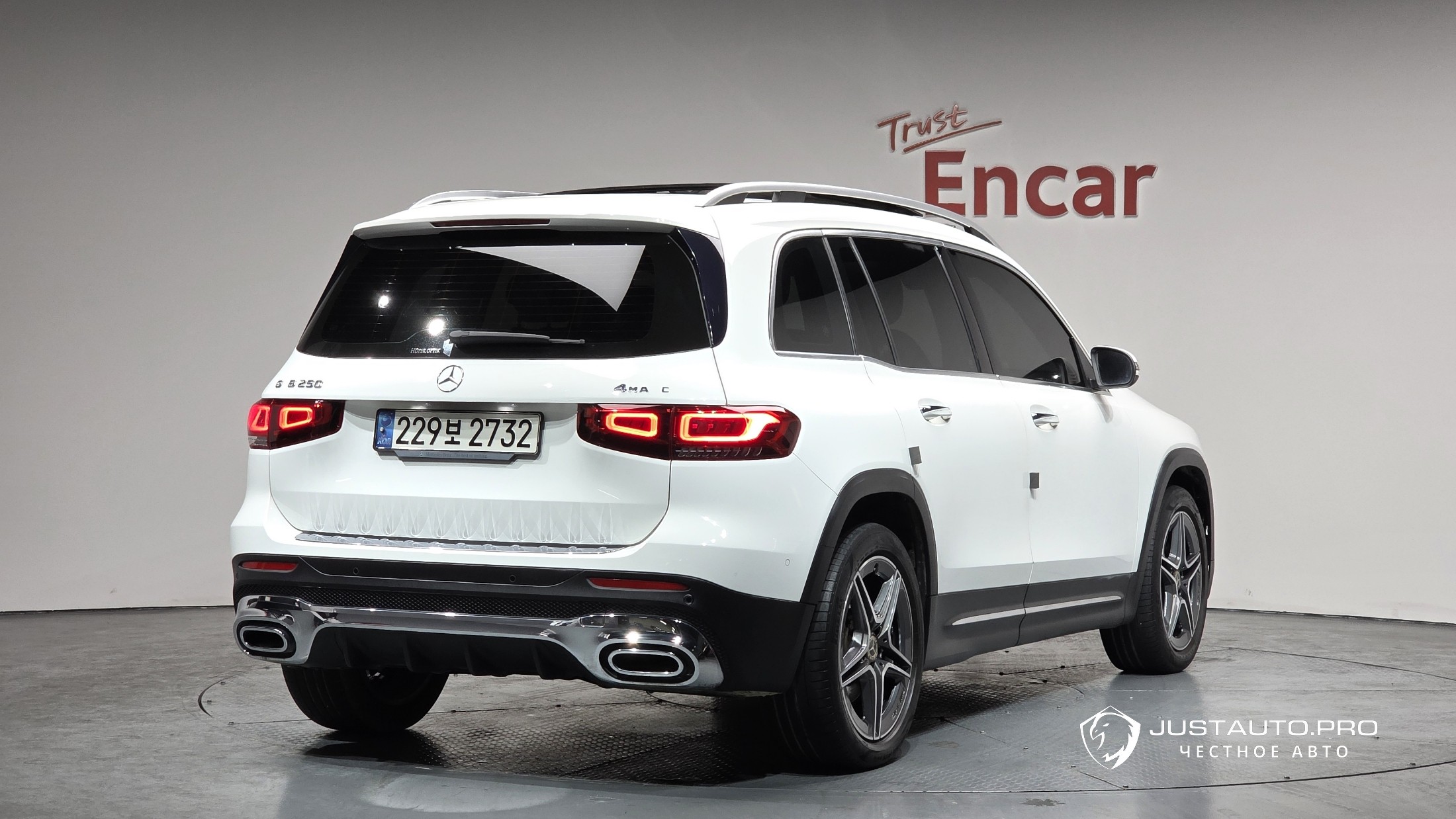 Автомобиль Mercedes-Benz GLB-Class