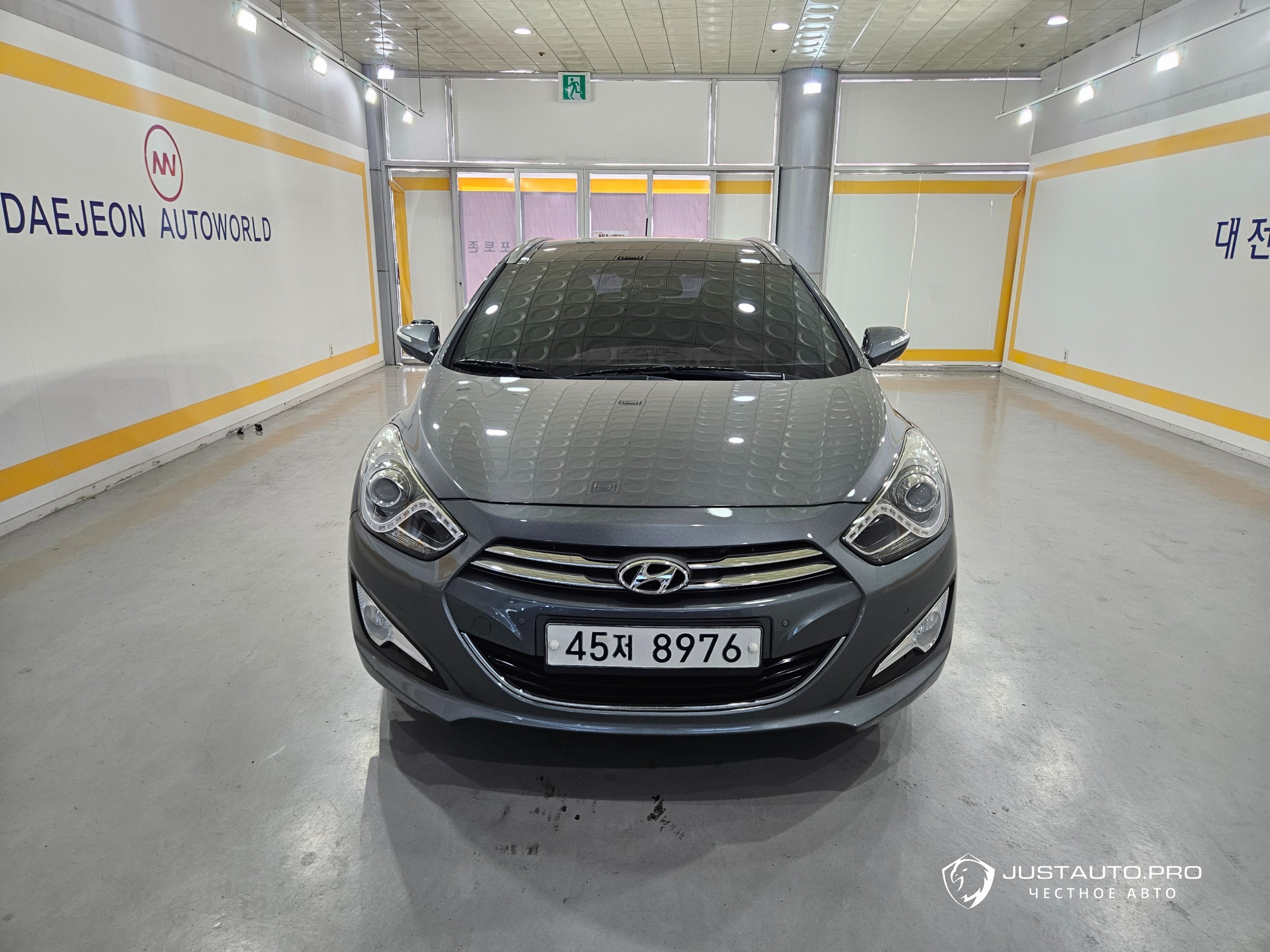 Автомобиль Hyundai i40