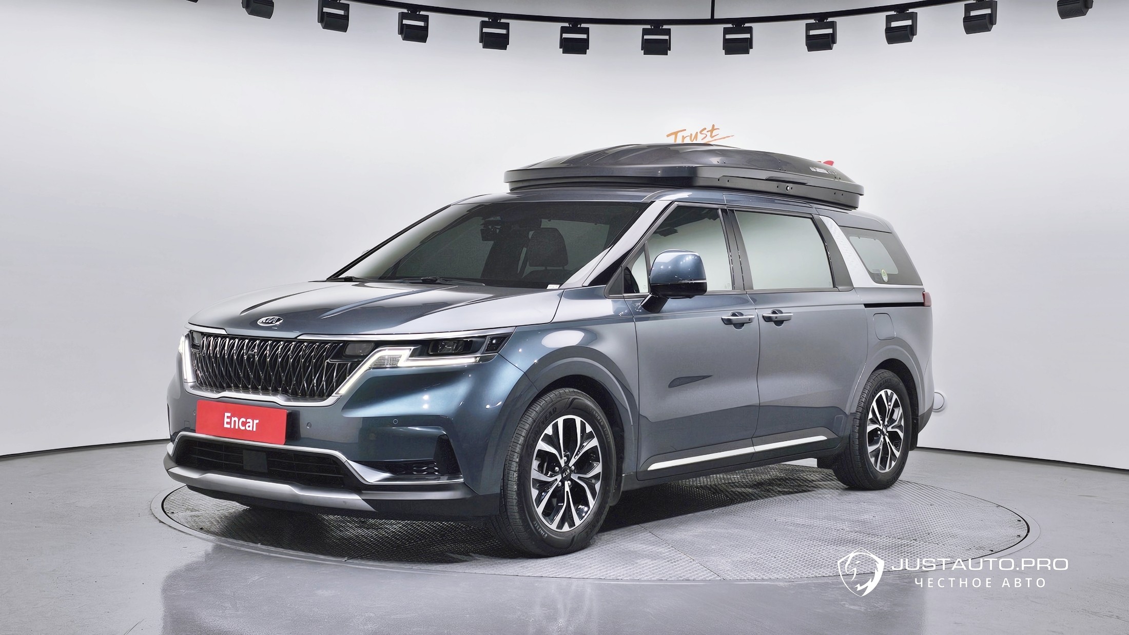 Автомобиль Kia Canival