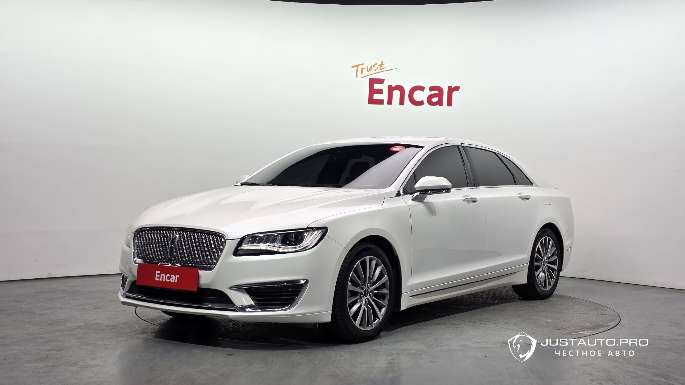 Автомобиль Lincoln MKZ