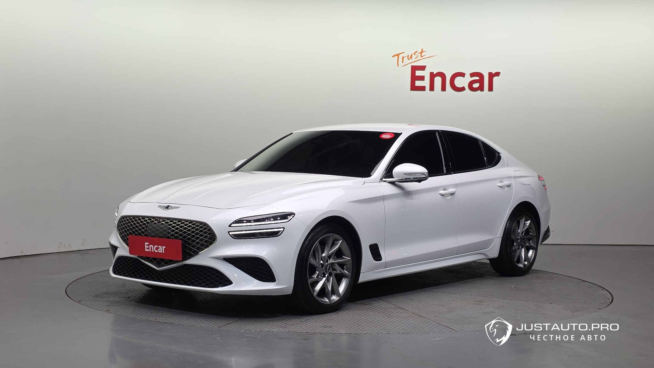 Автомобиль Genesis G70