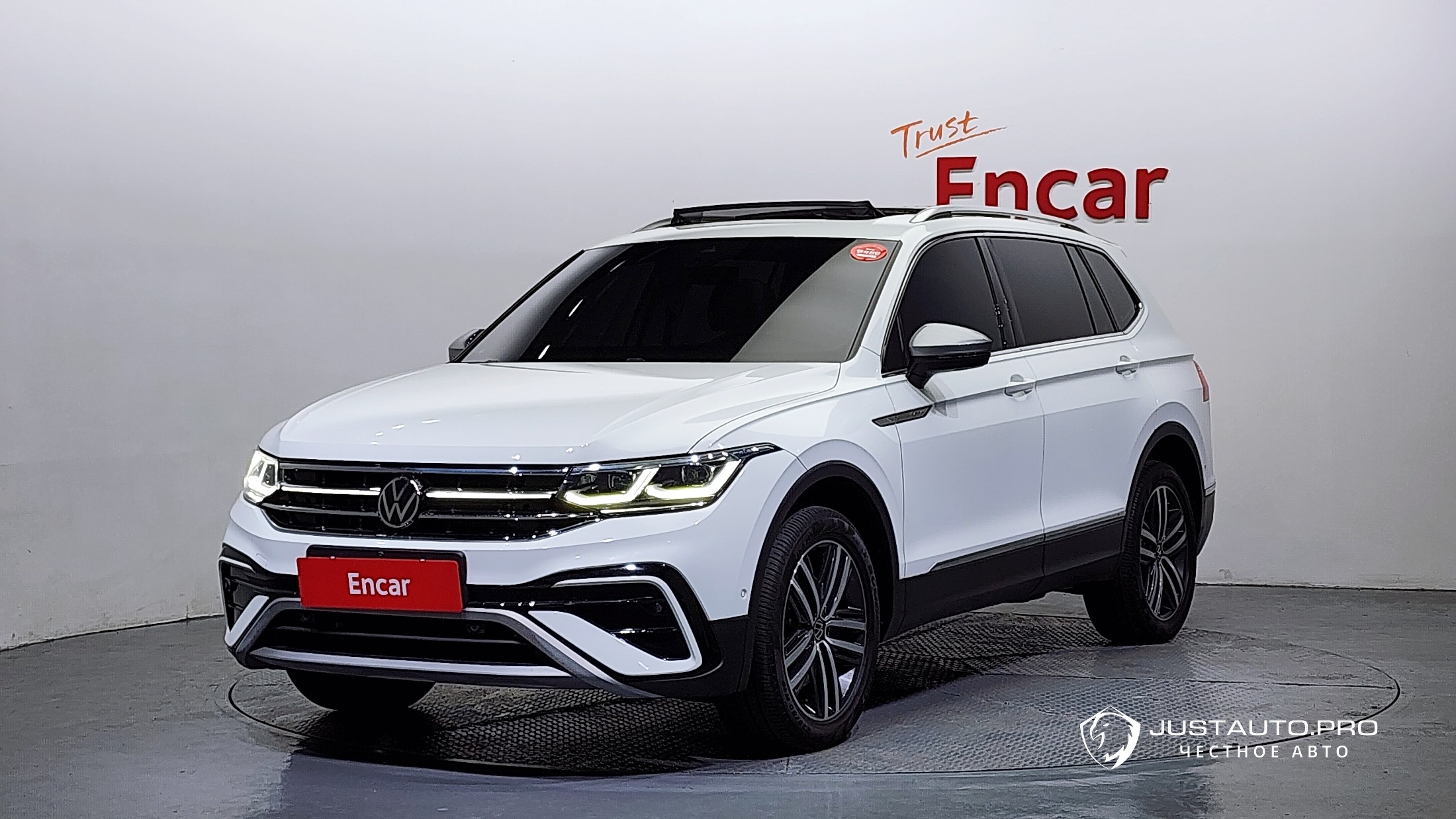 Автомобиль Volkswagen Tiguan