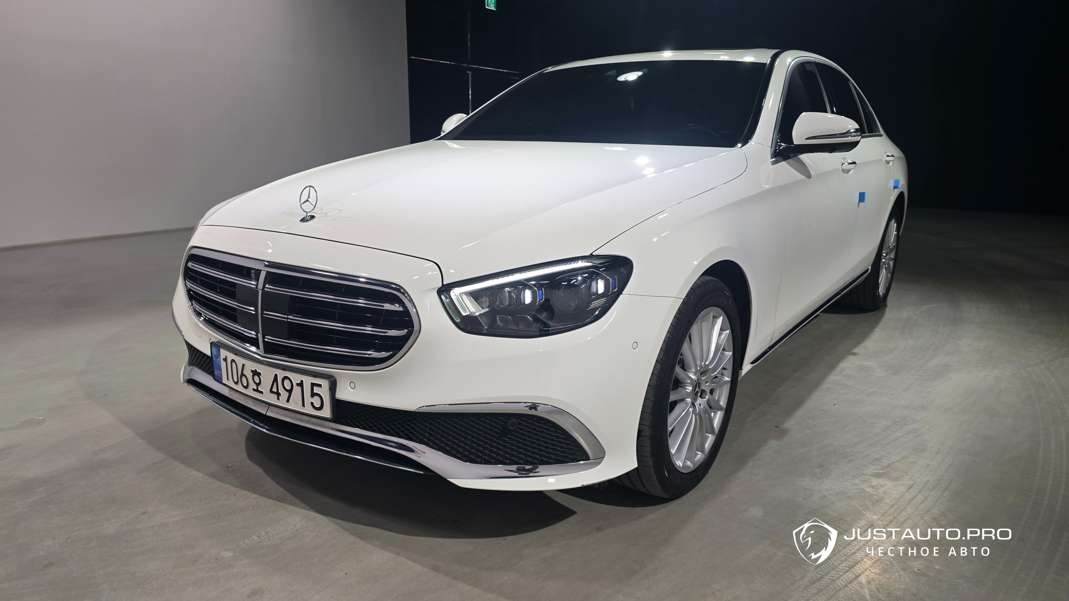 Автомобиль Mercedes-Benz E-Class