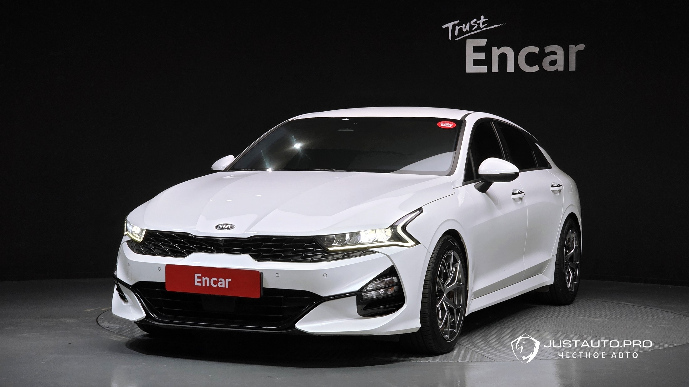 Автомобиль Kia K5