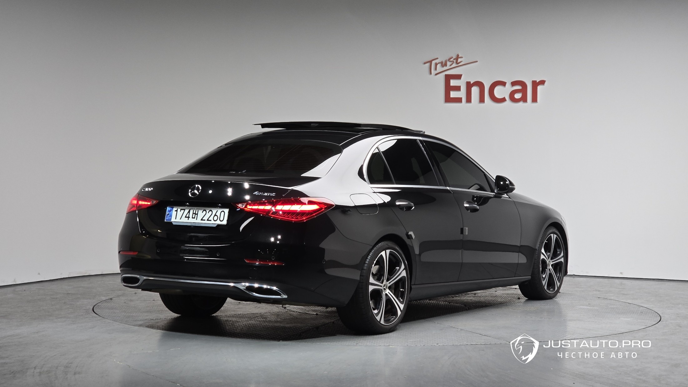 Автомобиль Mercedes-Benz C-Class