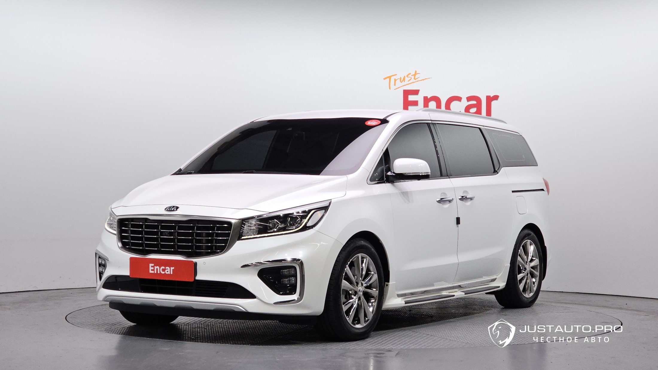 Автомобиль Kia Canival