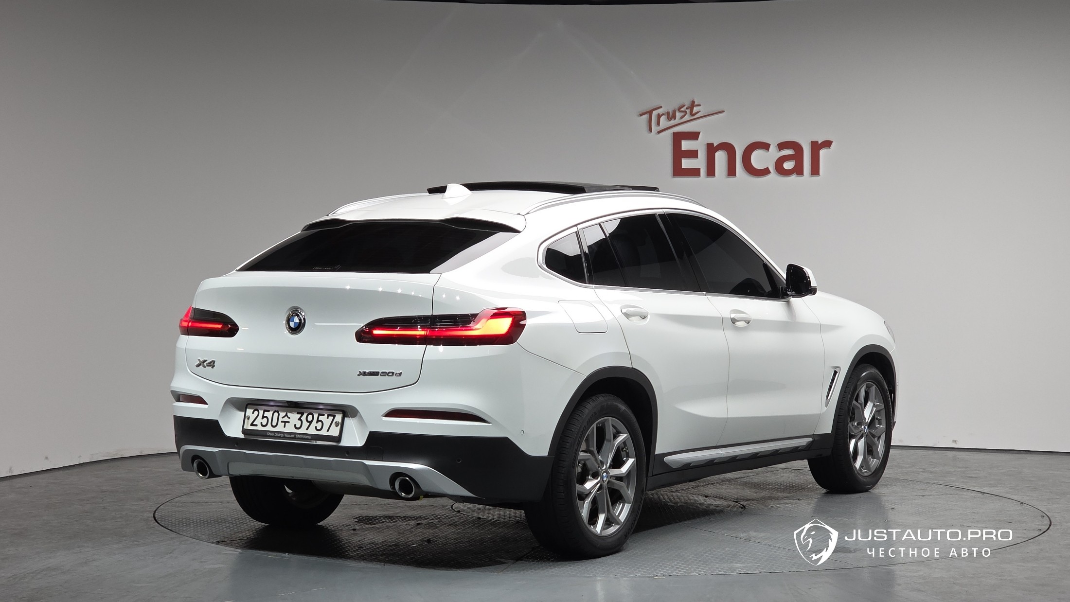 Автомобиль BMW X4