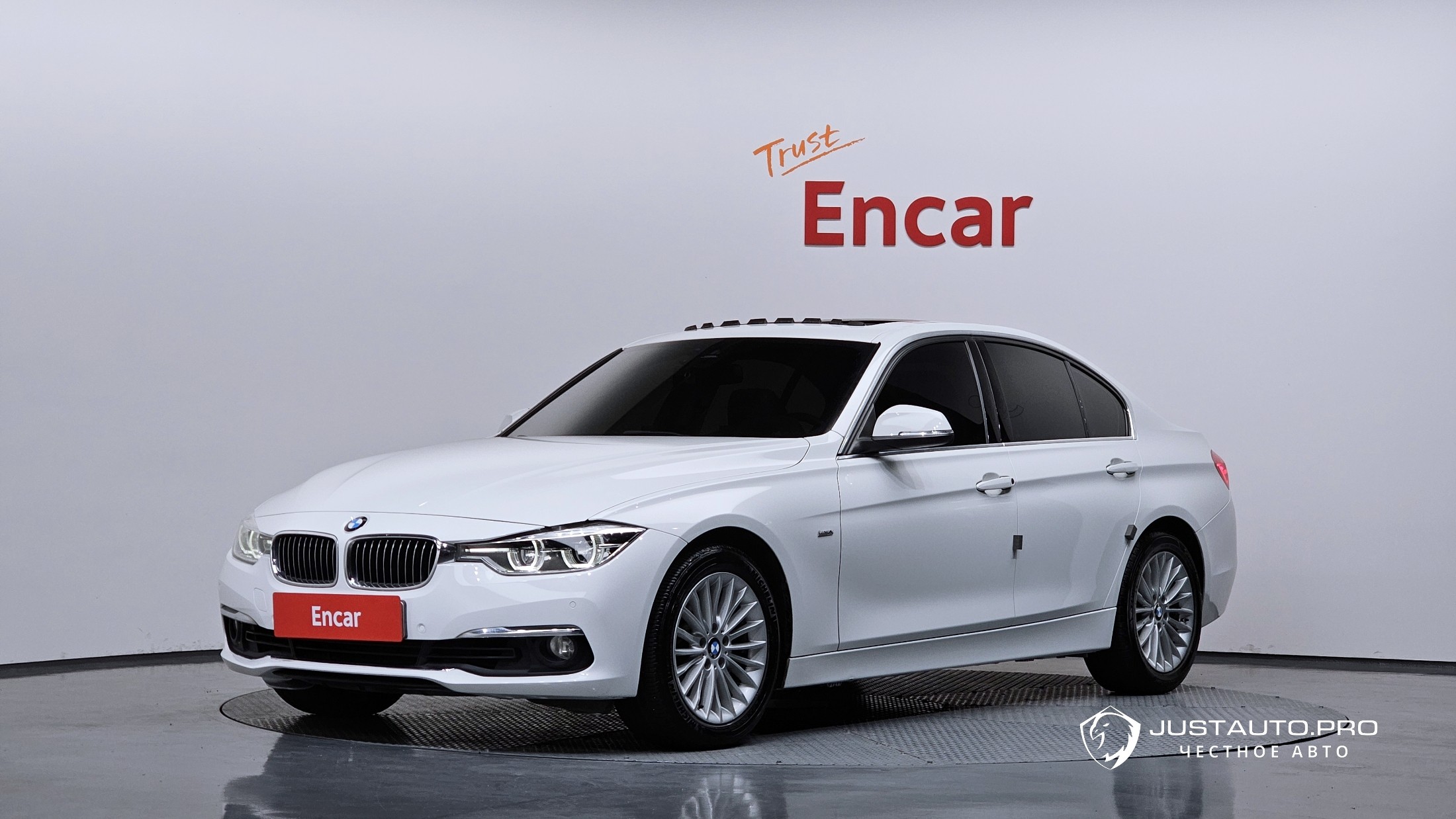 Автомобиль BMW 3-Series