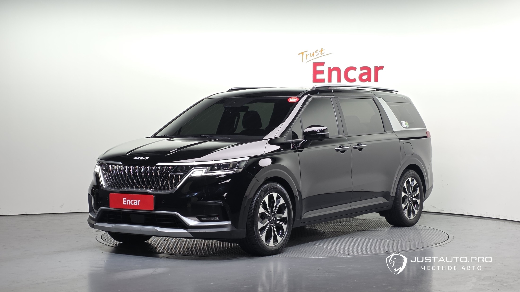 Автомобиль Kia Canival