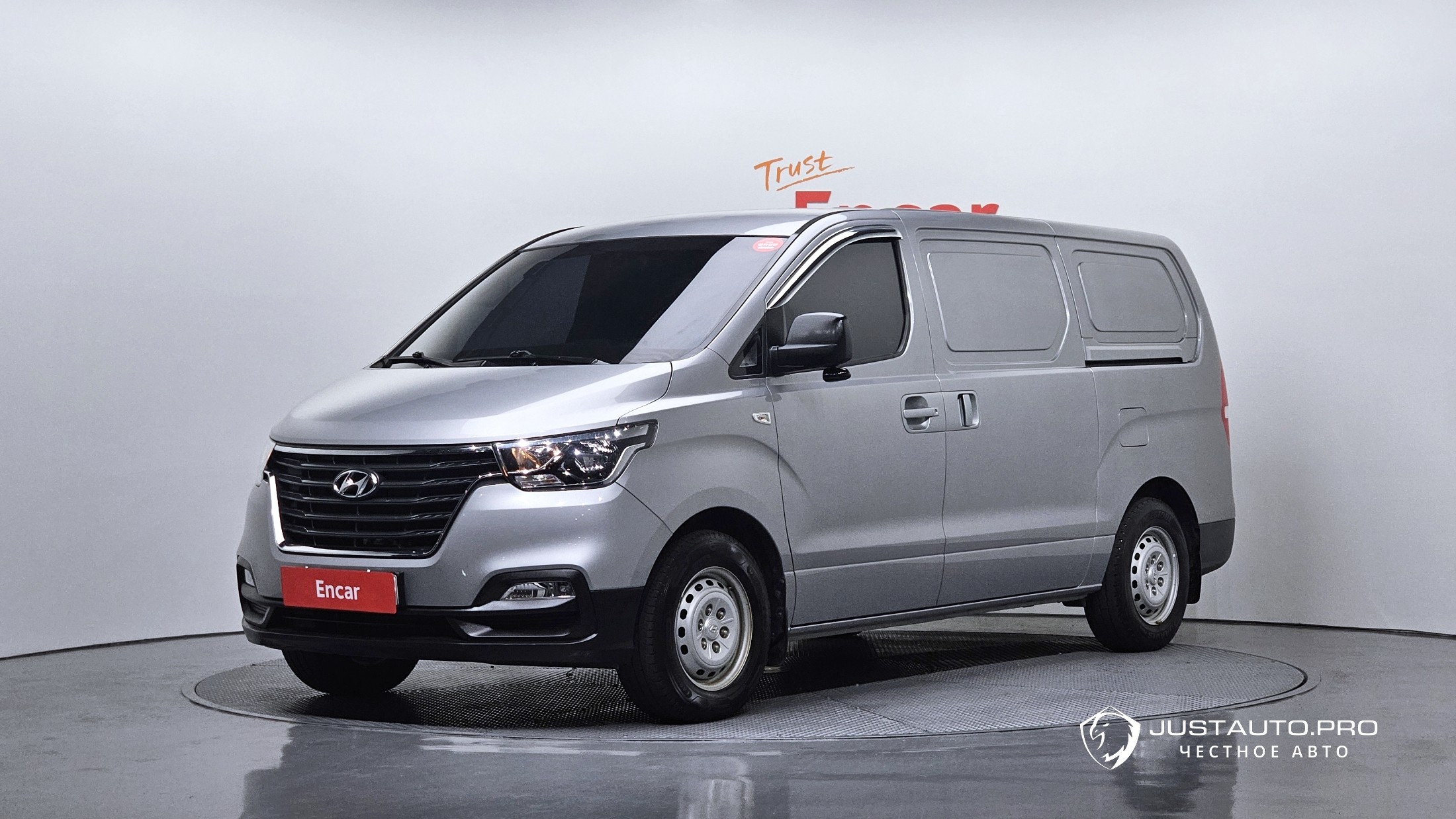 Автомобиль Hyundai Starex