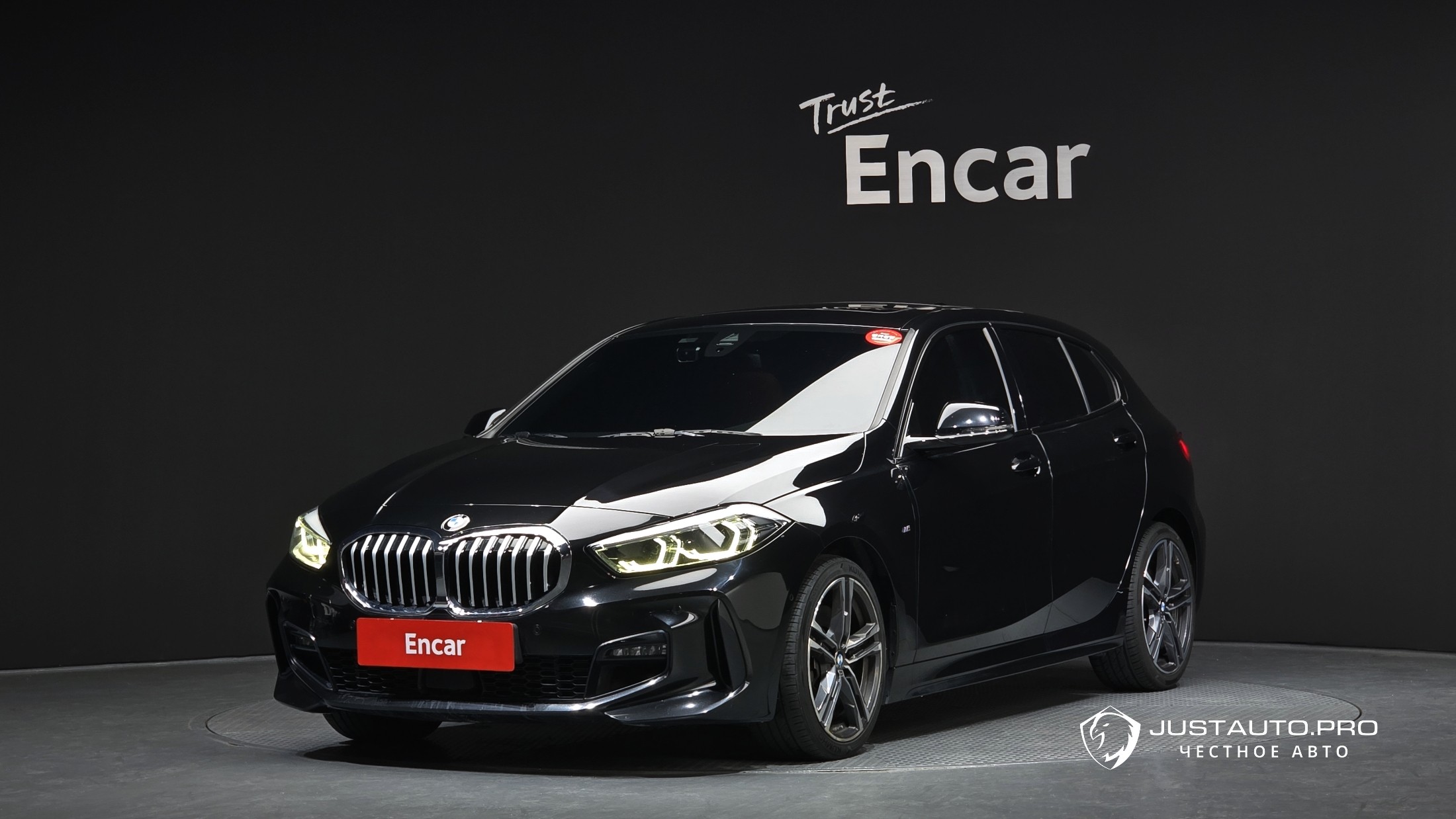 Автомобиль BMW 1-Series