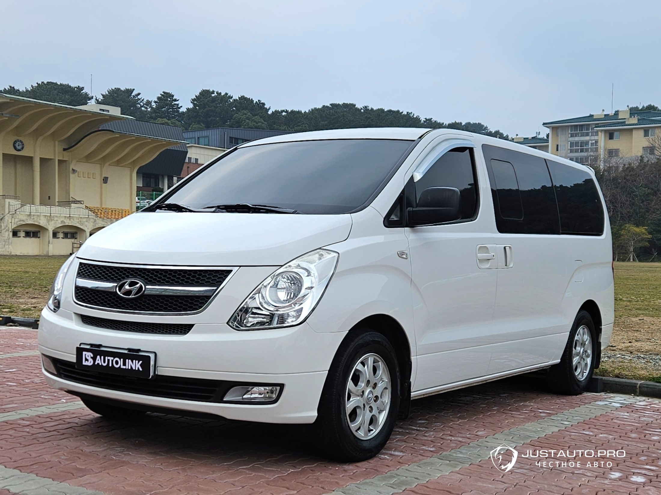 Автомобиль Hyundai Starex