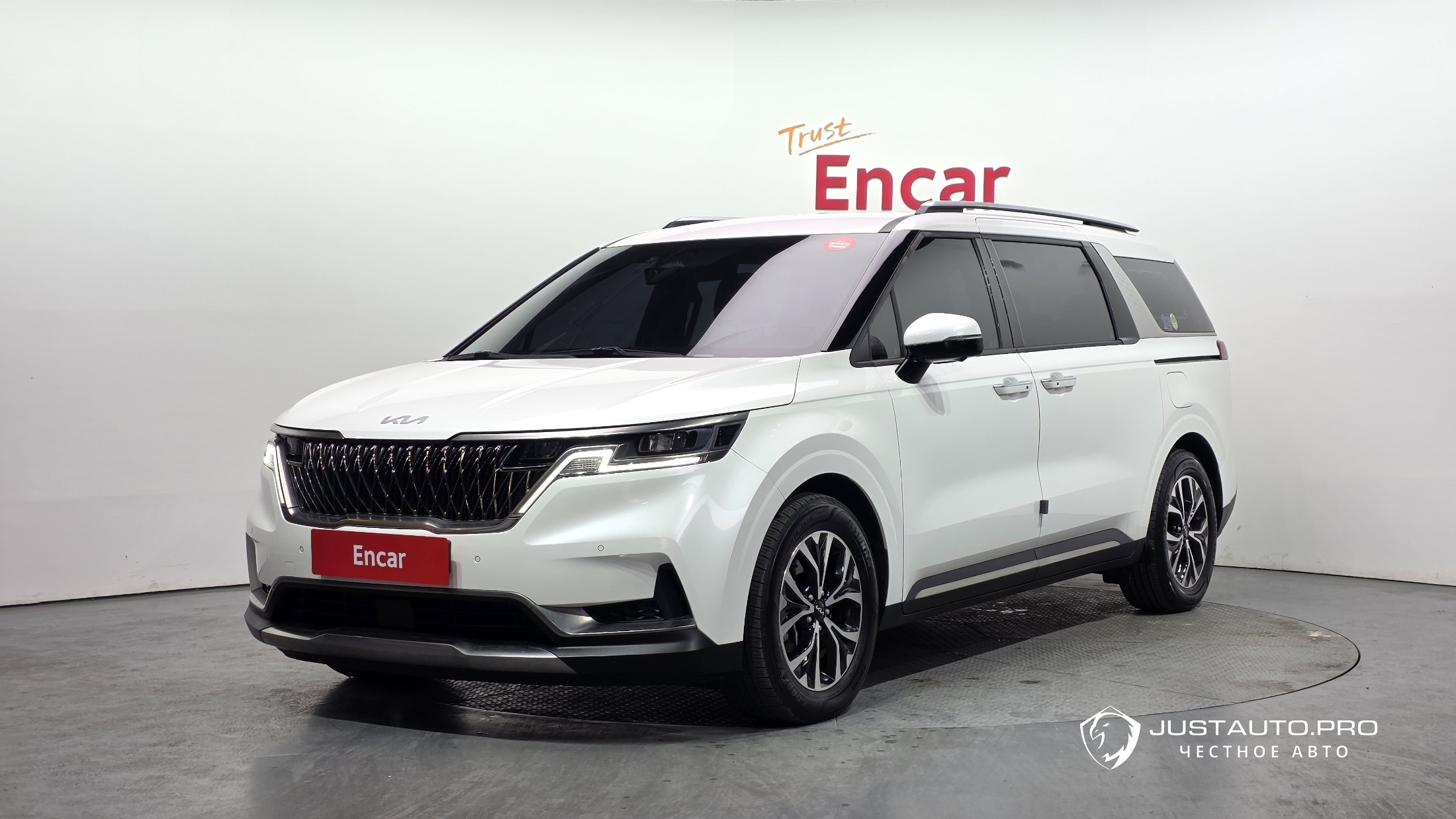 Автомобиль Kia Canival