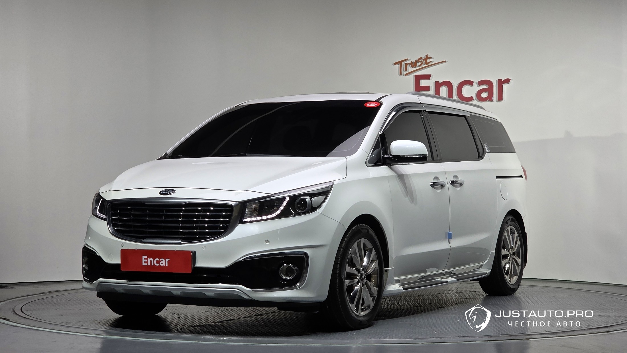 Автомобиль Kia Canival