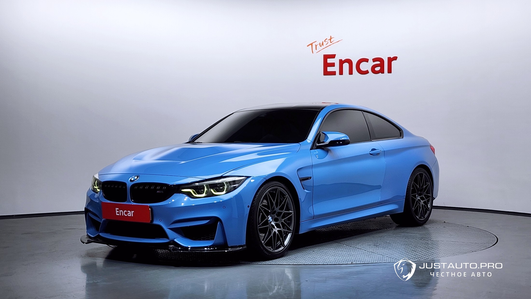 Автомобиль BMW M4