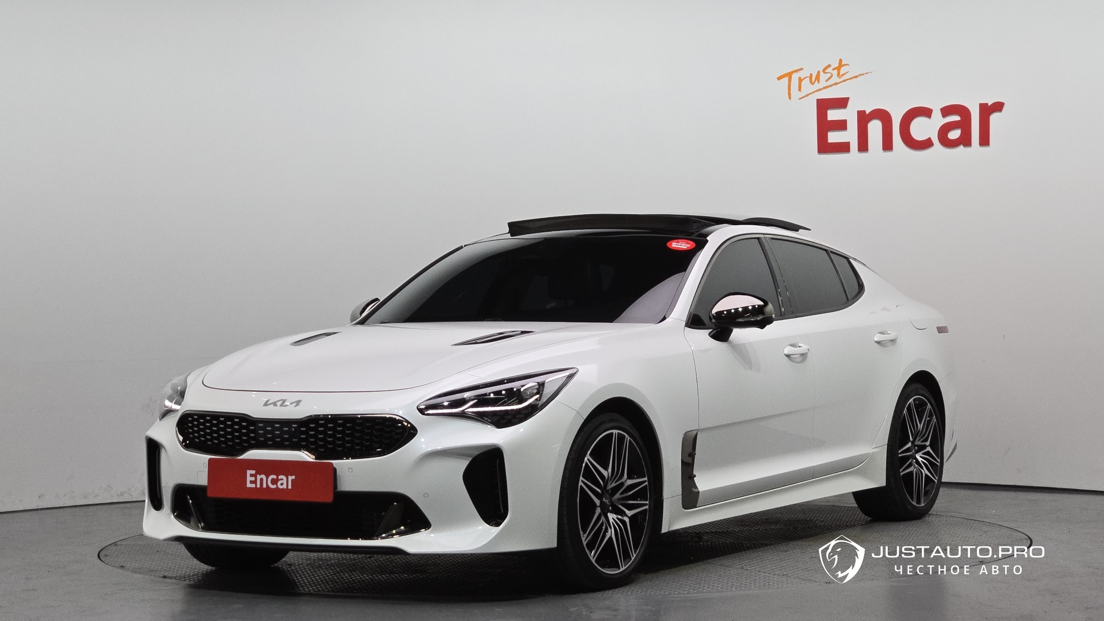 Автомобиль Kia Stinger