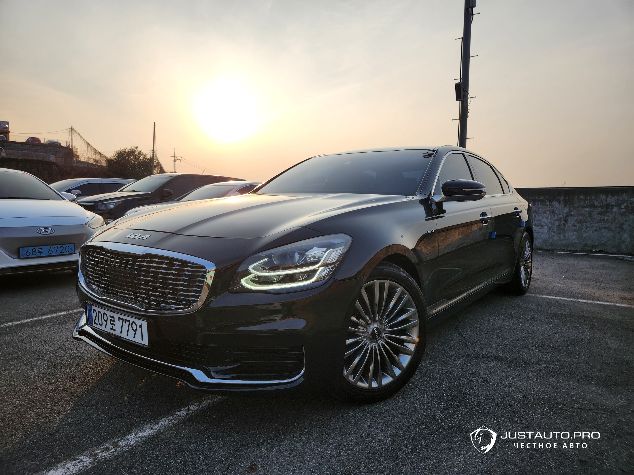 Автомобиль Kia K9