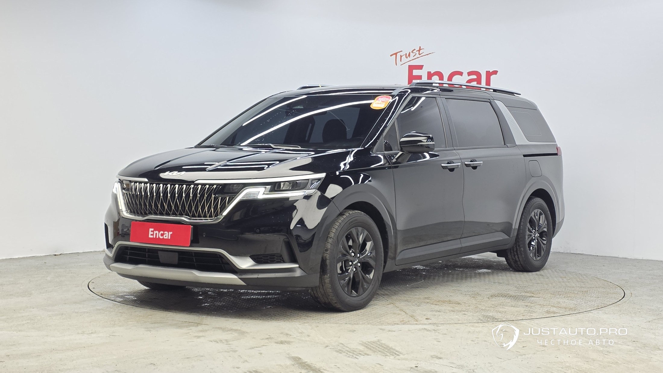 Автомобиль Kia Canival