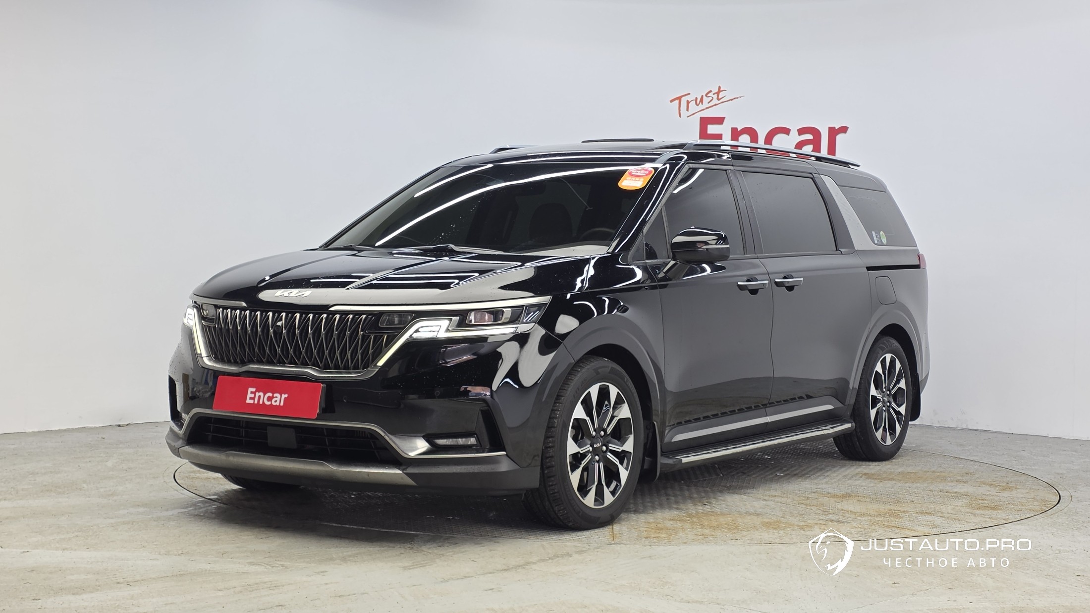 Автомобиль Kia Canival