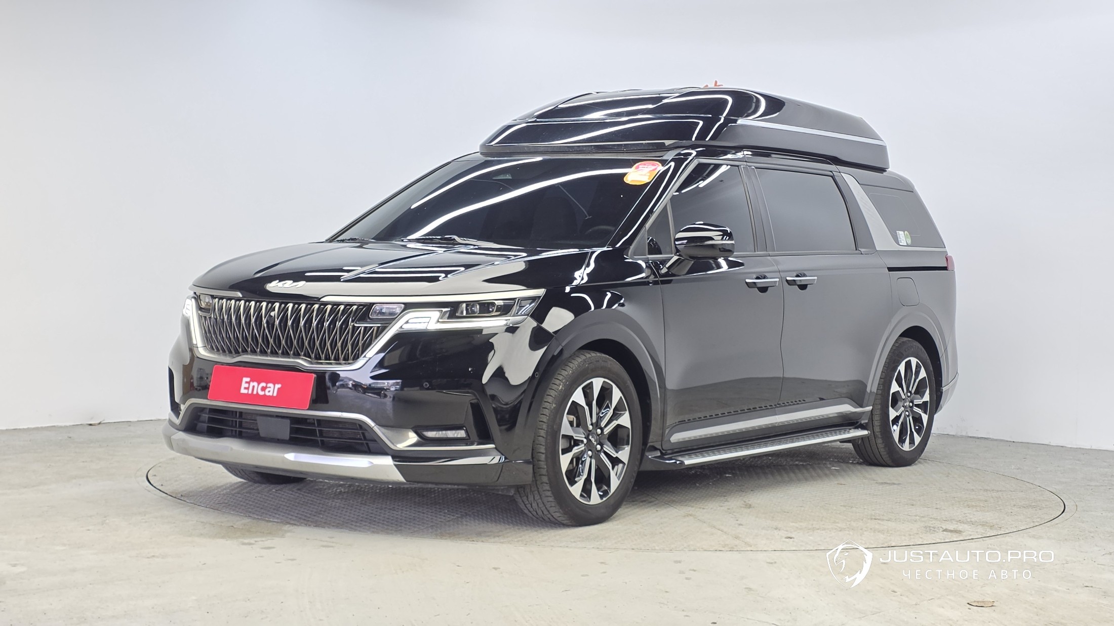 Автомобиль Kia Canival