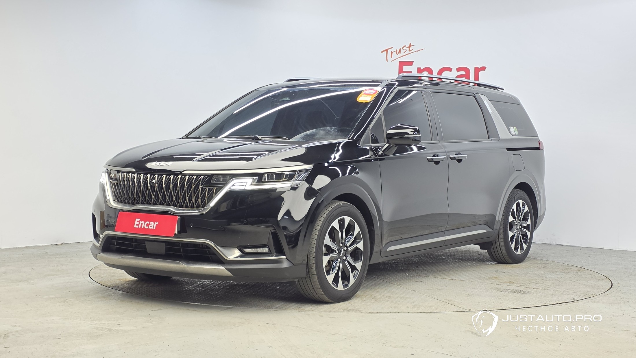 Автомобиль Kia Canival