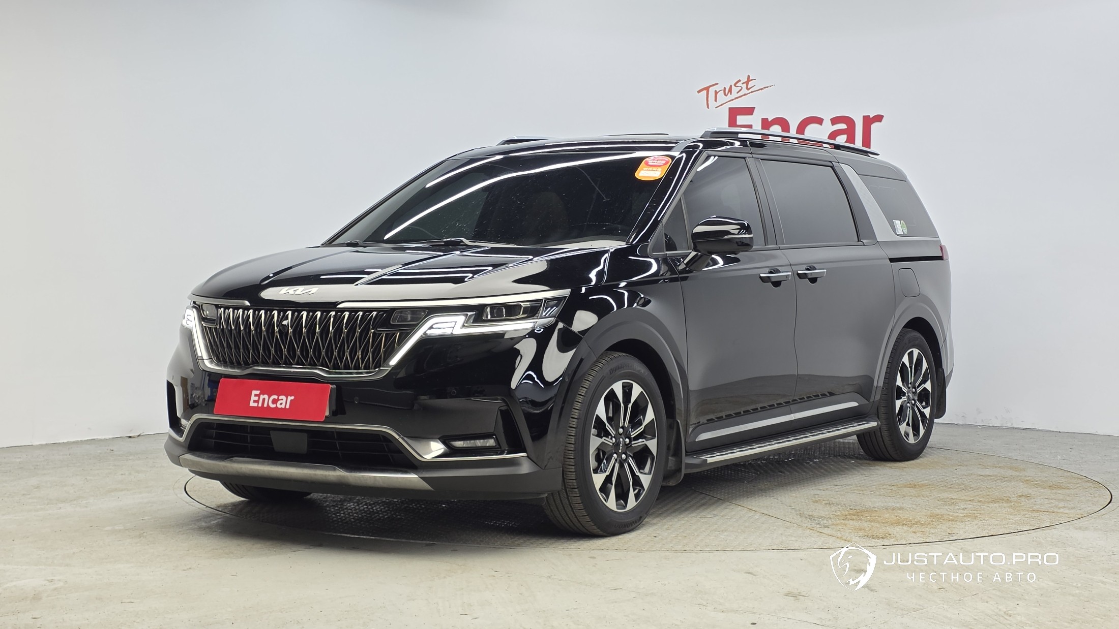 Автомобиль Kia Canival