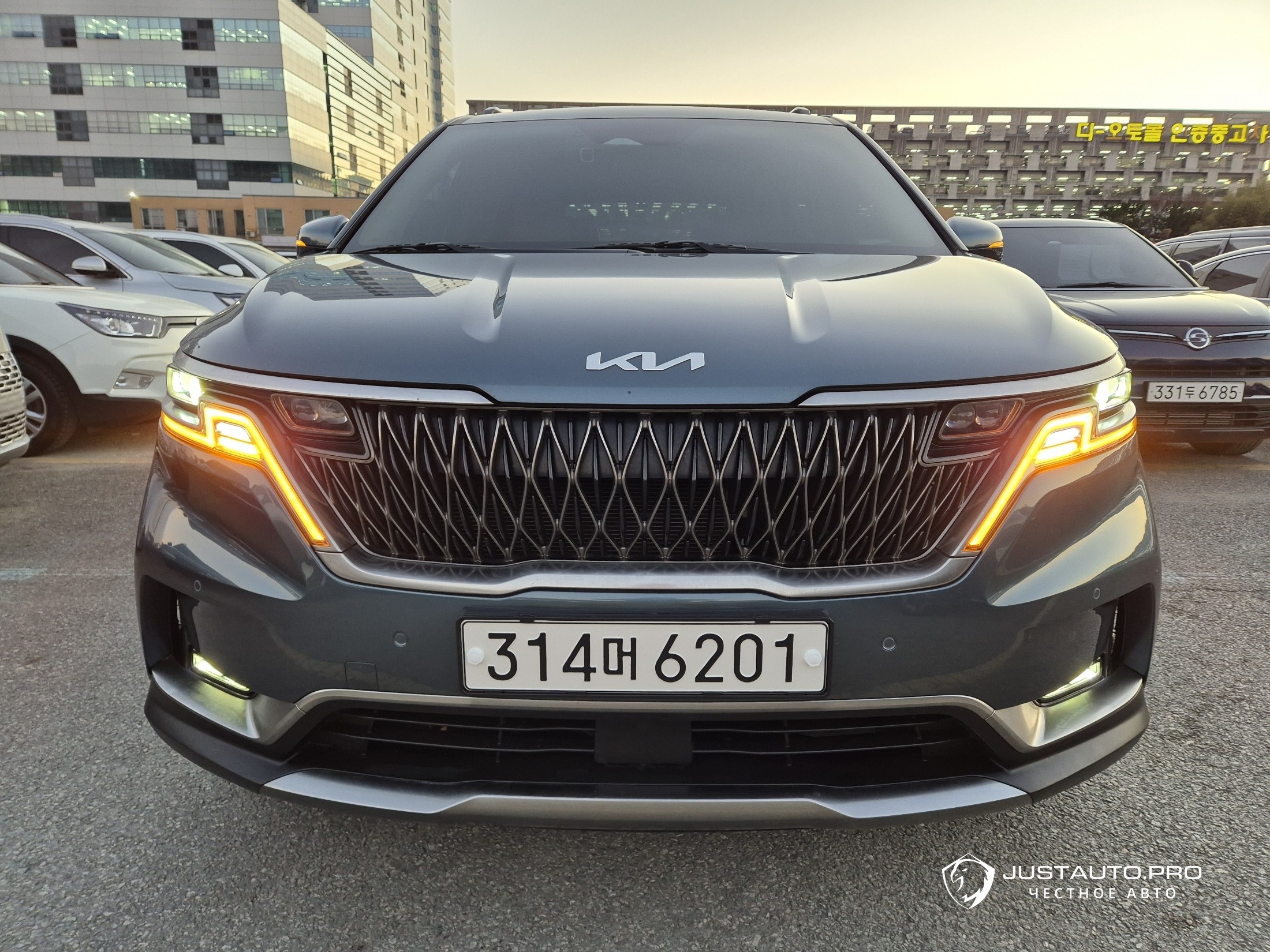 Автомобиль Kia Canival
