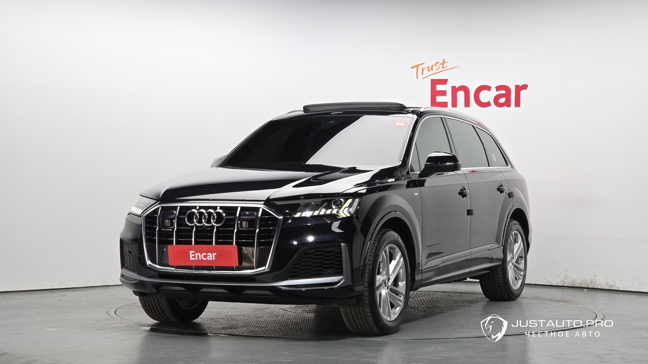 Автомобиль Audi Q7