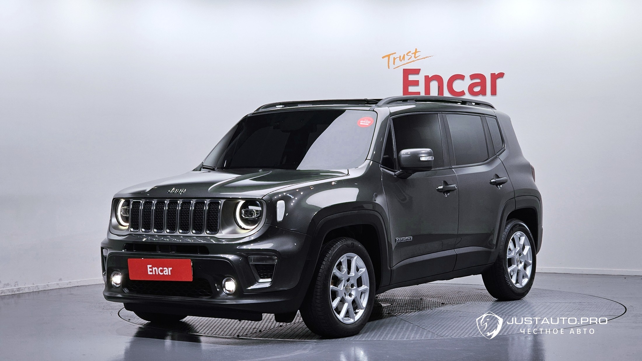 Автомобиль Jeep Renegade