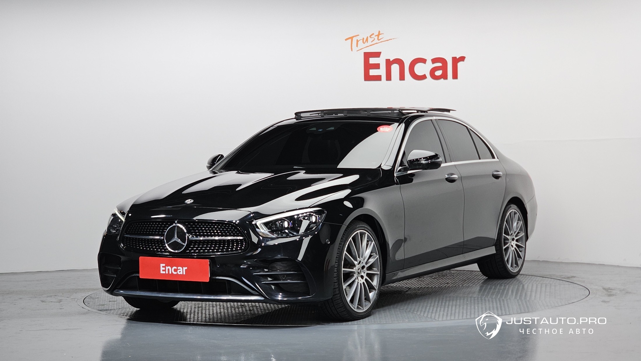 Автомобиль Mercedes-Benz E-Class