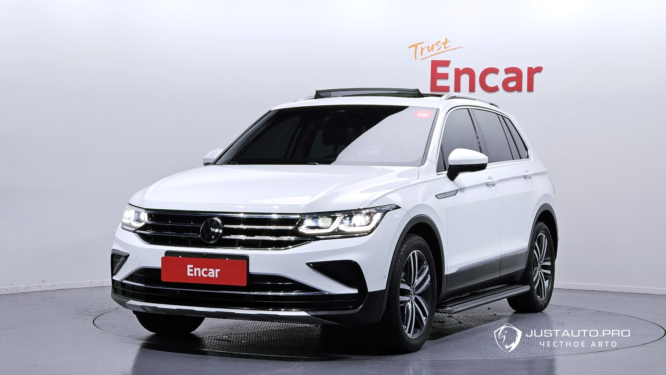 Автомобиль Volkswagen Tiguan