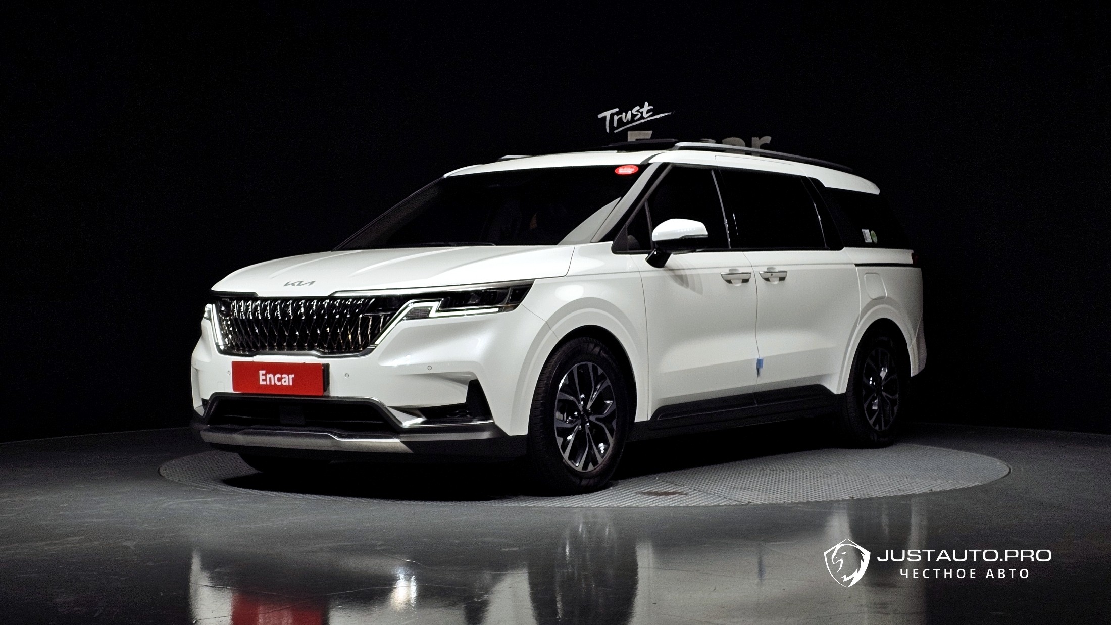 Автомобиль Kia Canival