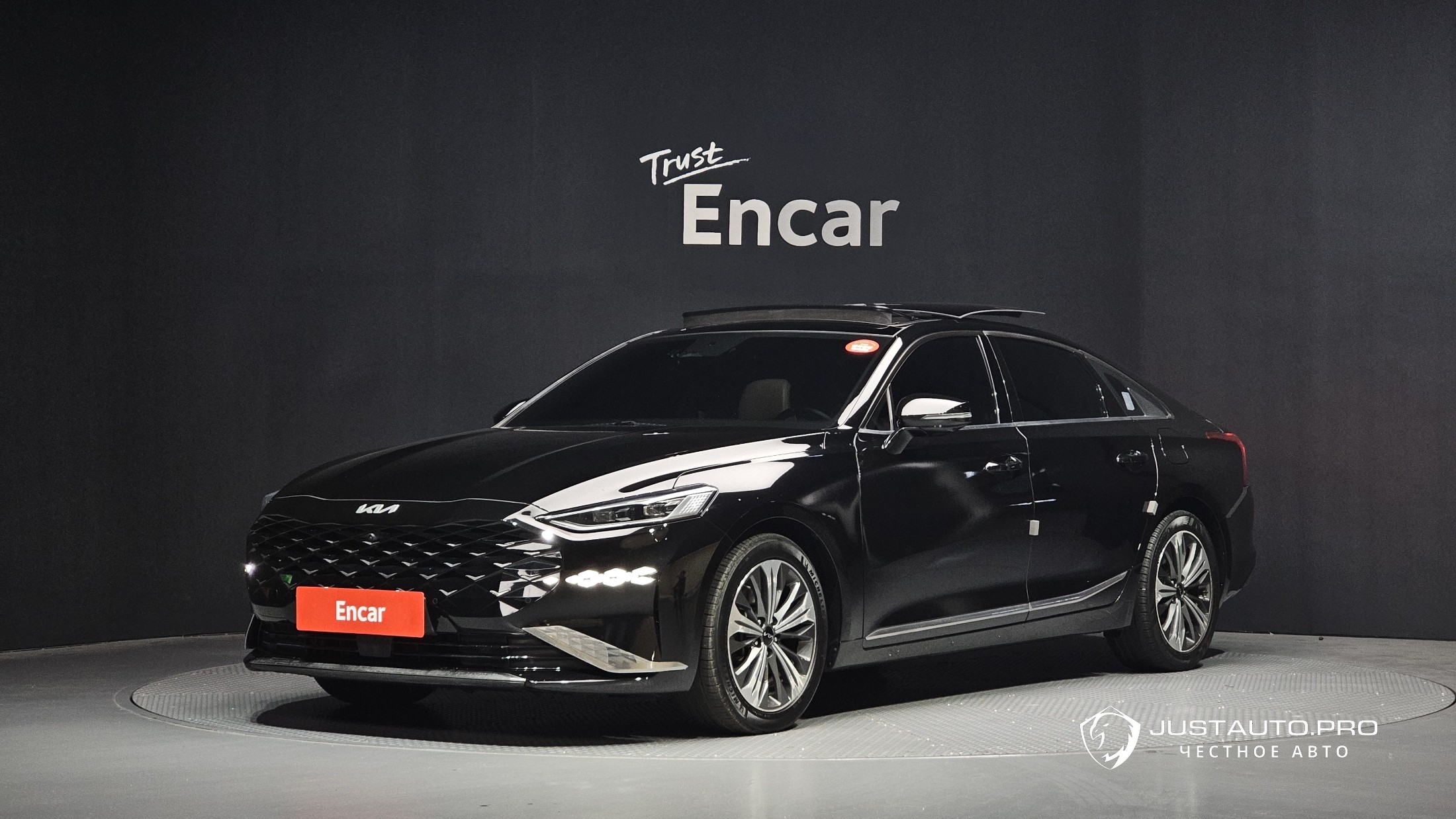 Автомобиль Kia K8