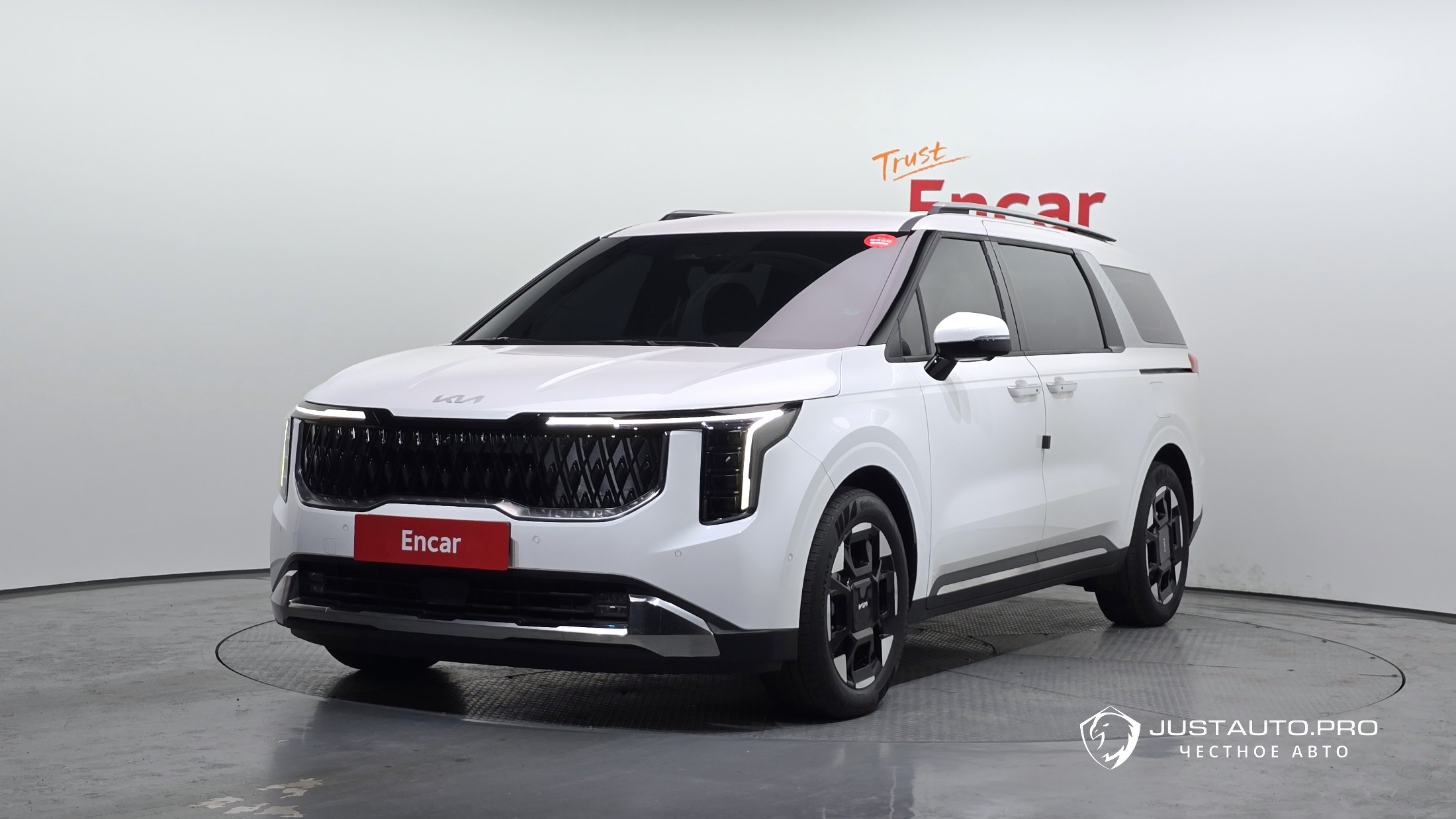 Автомобиль Kia Canival