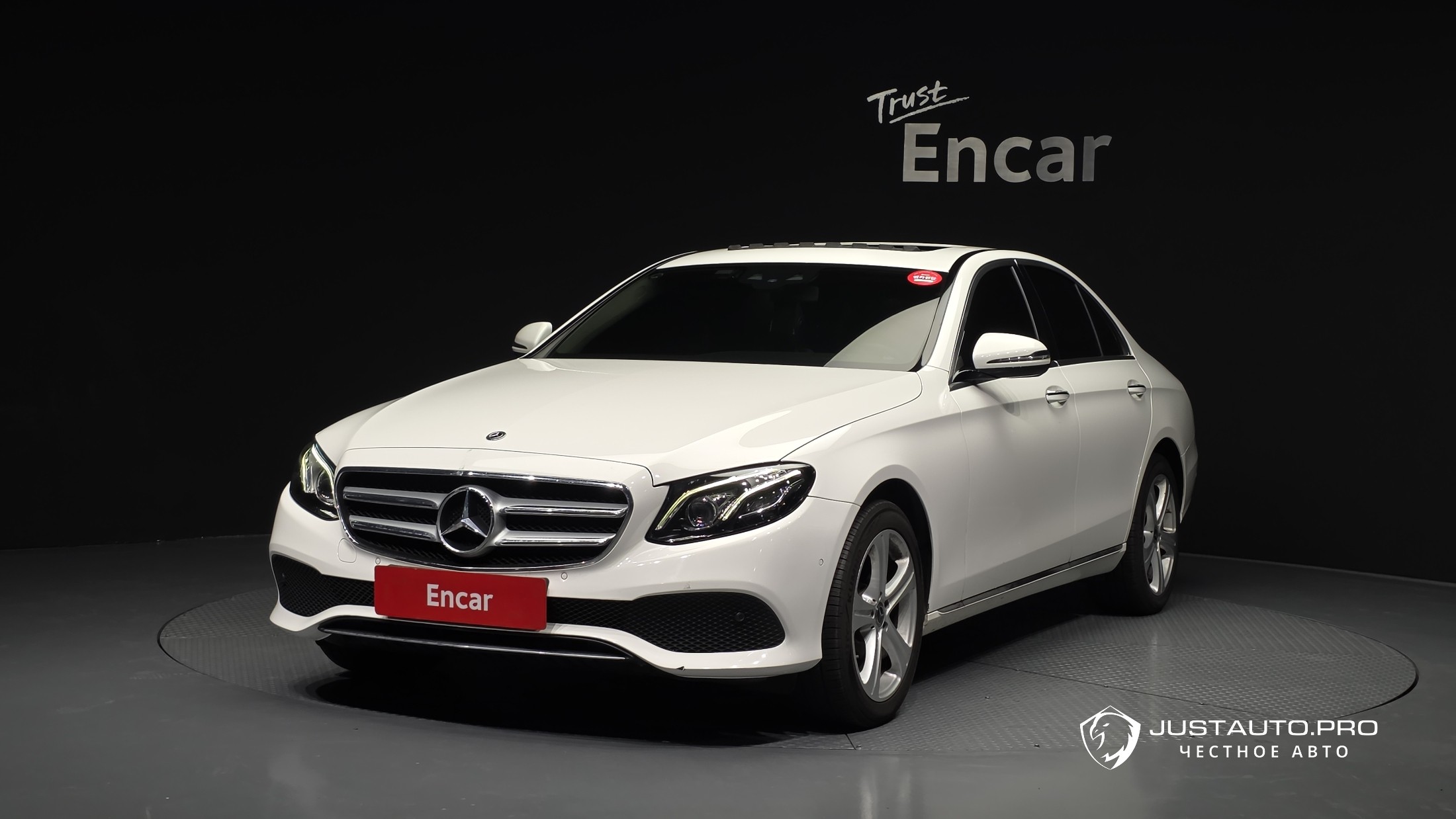 Автомобиль Mercedes-Benz E-Class