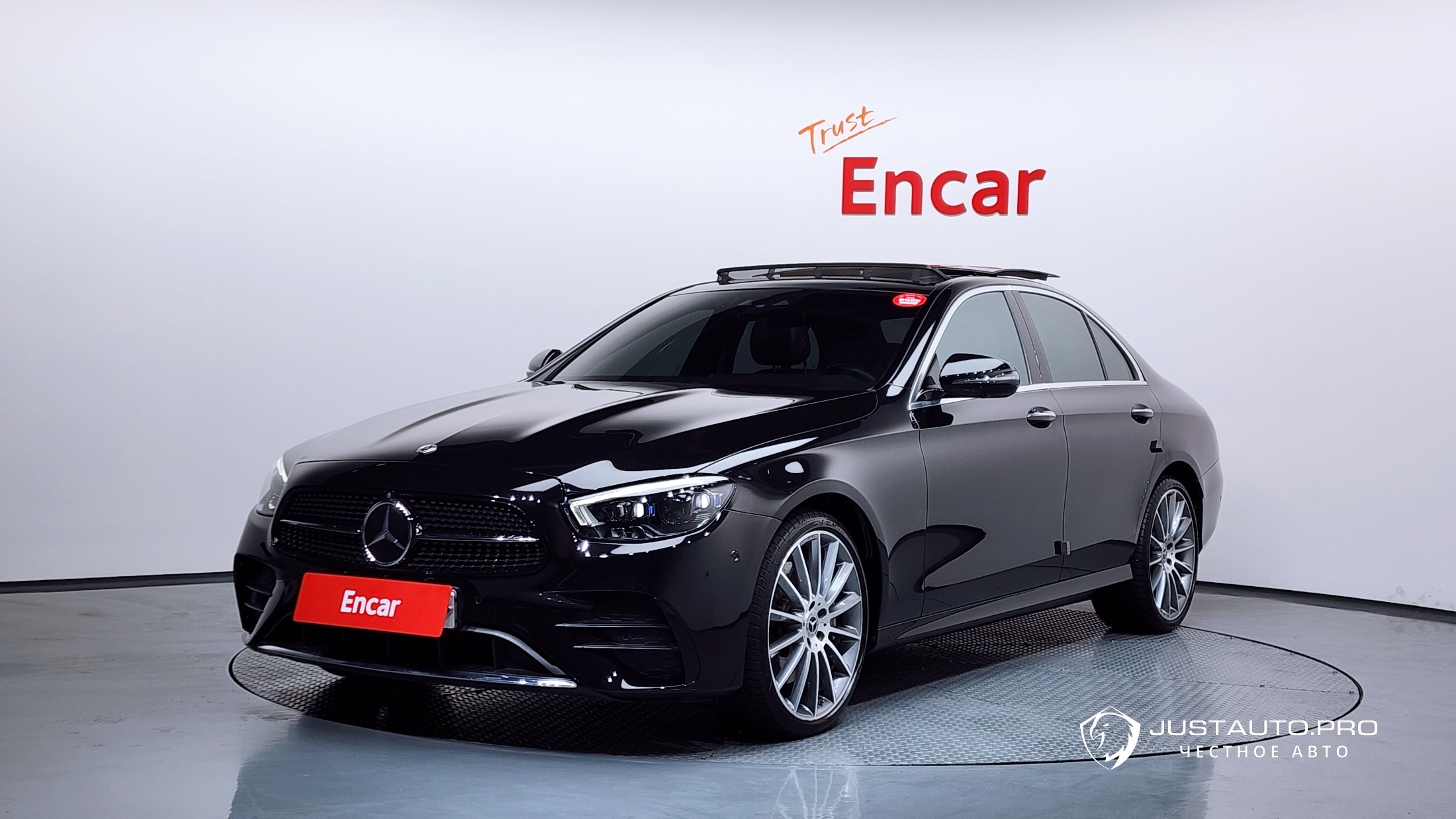 Автомобиль Mercedes-Benz E-Class