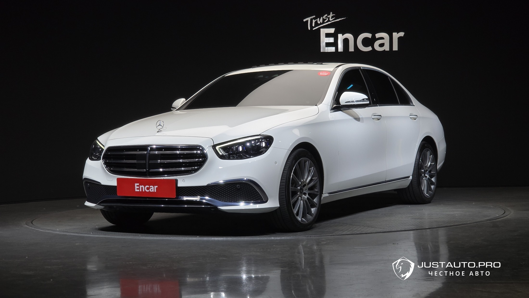 Автомобиль Mercedes-Benz E-Class