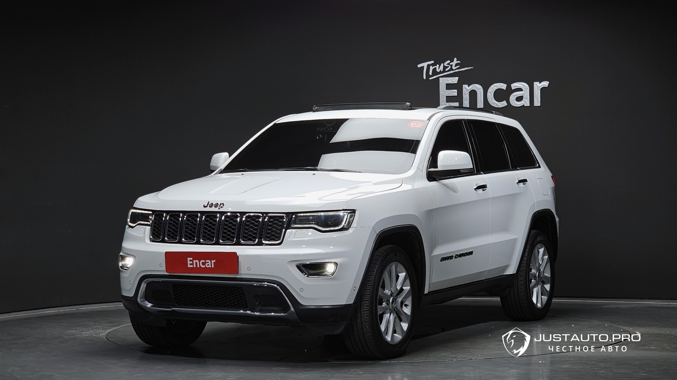 Автомобиль Jeep Cherokee