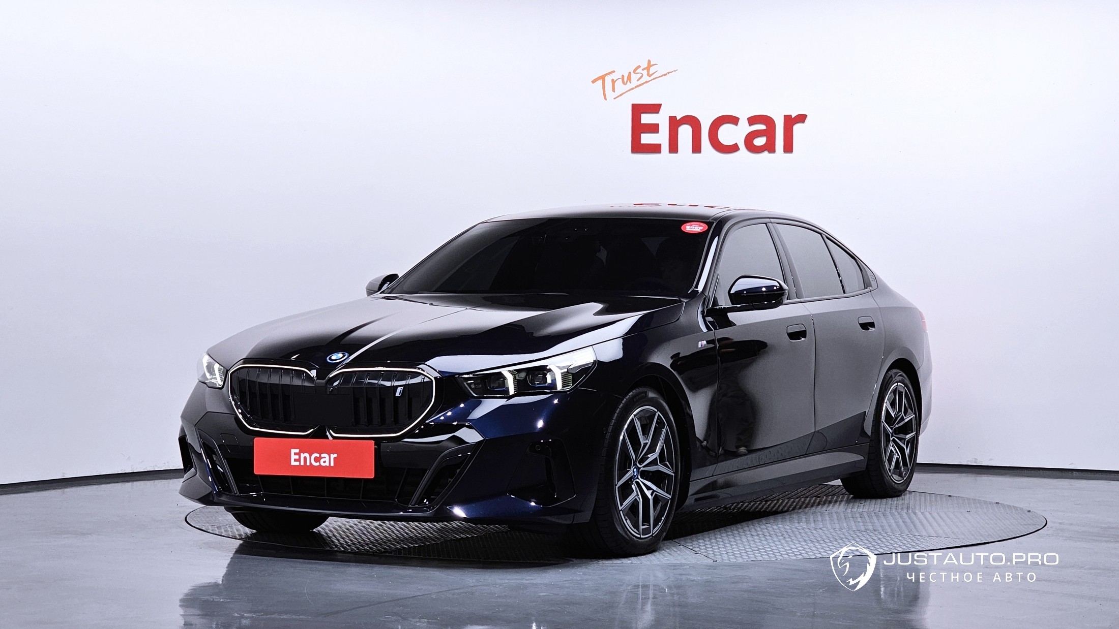 Автомобиль BMW i5
