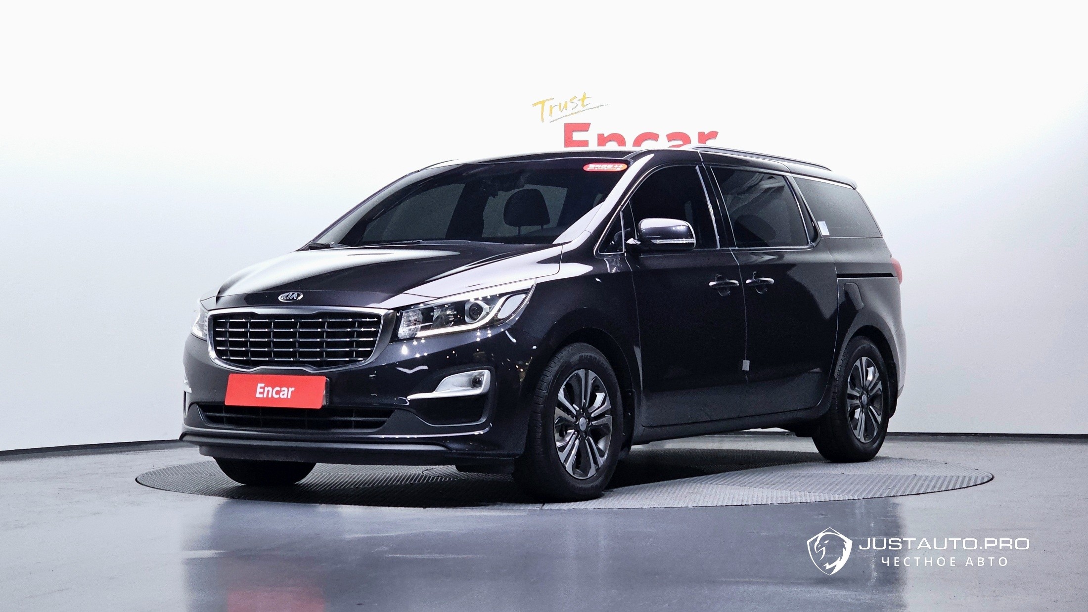Автомобиль Kia Canival