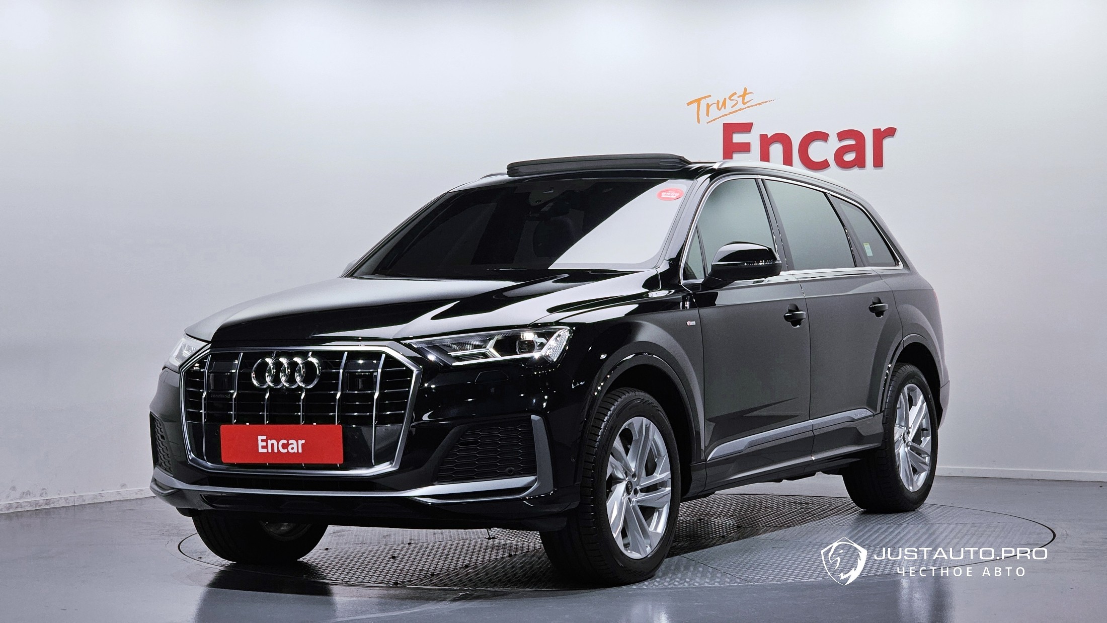 Автомобиль Audi Q7