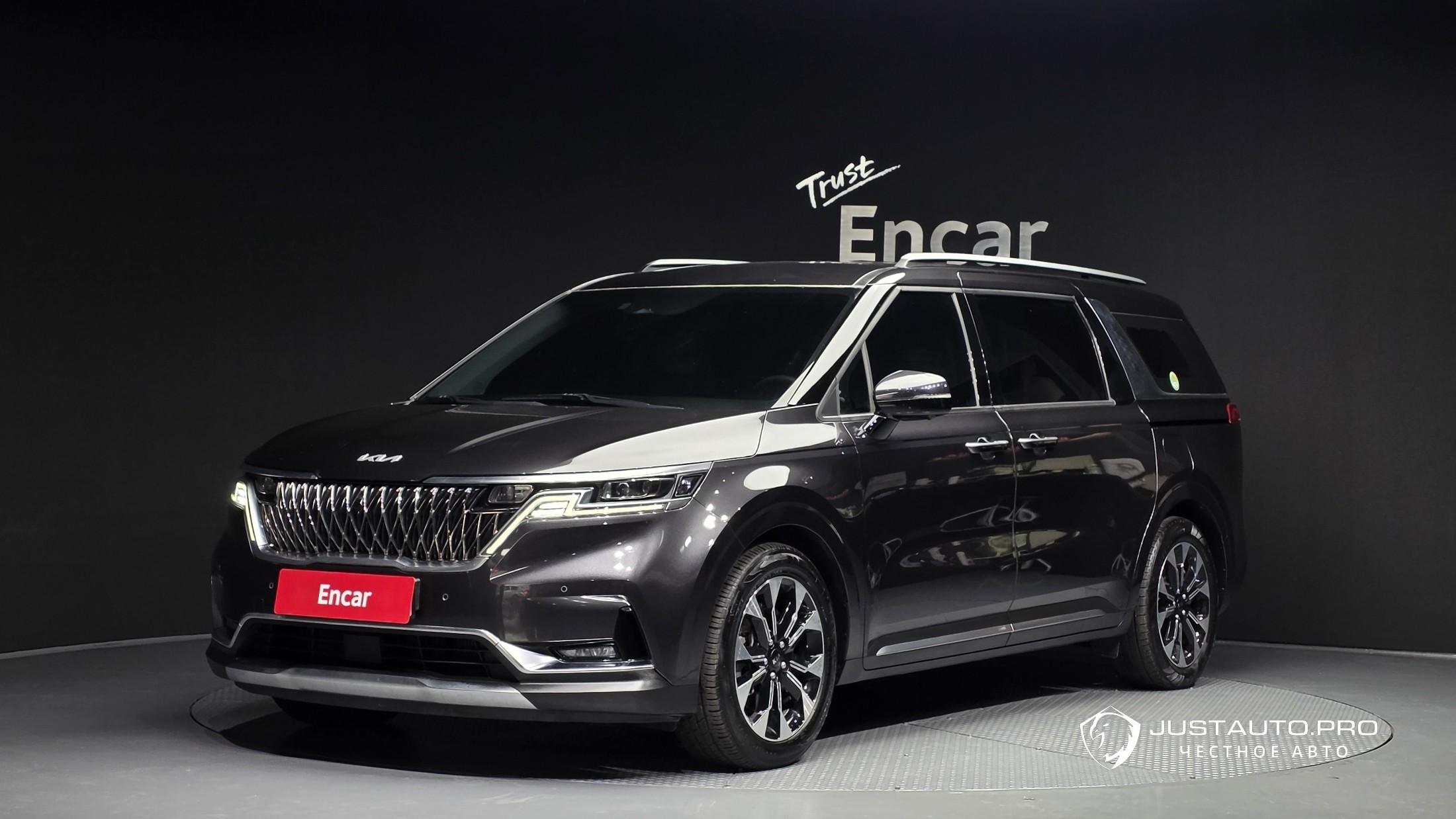 Автомобиль Kia Canival