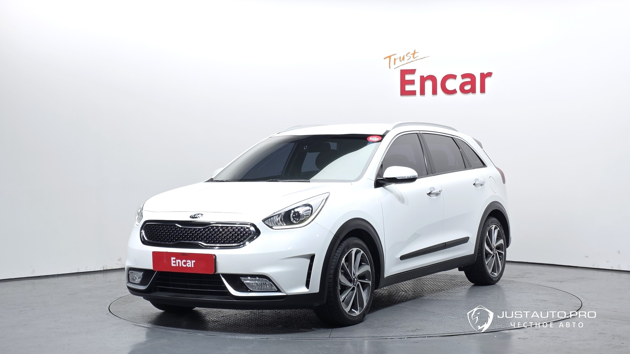 Автомобиль Kia Niro