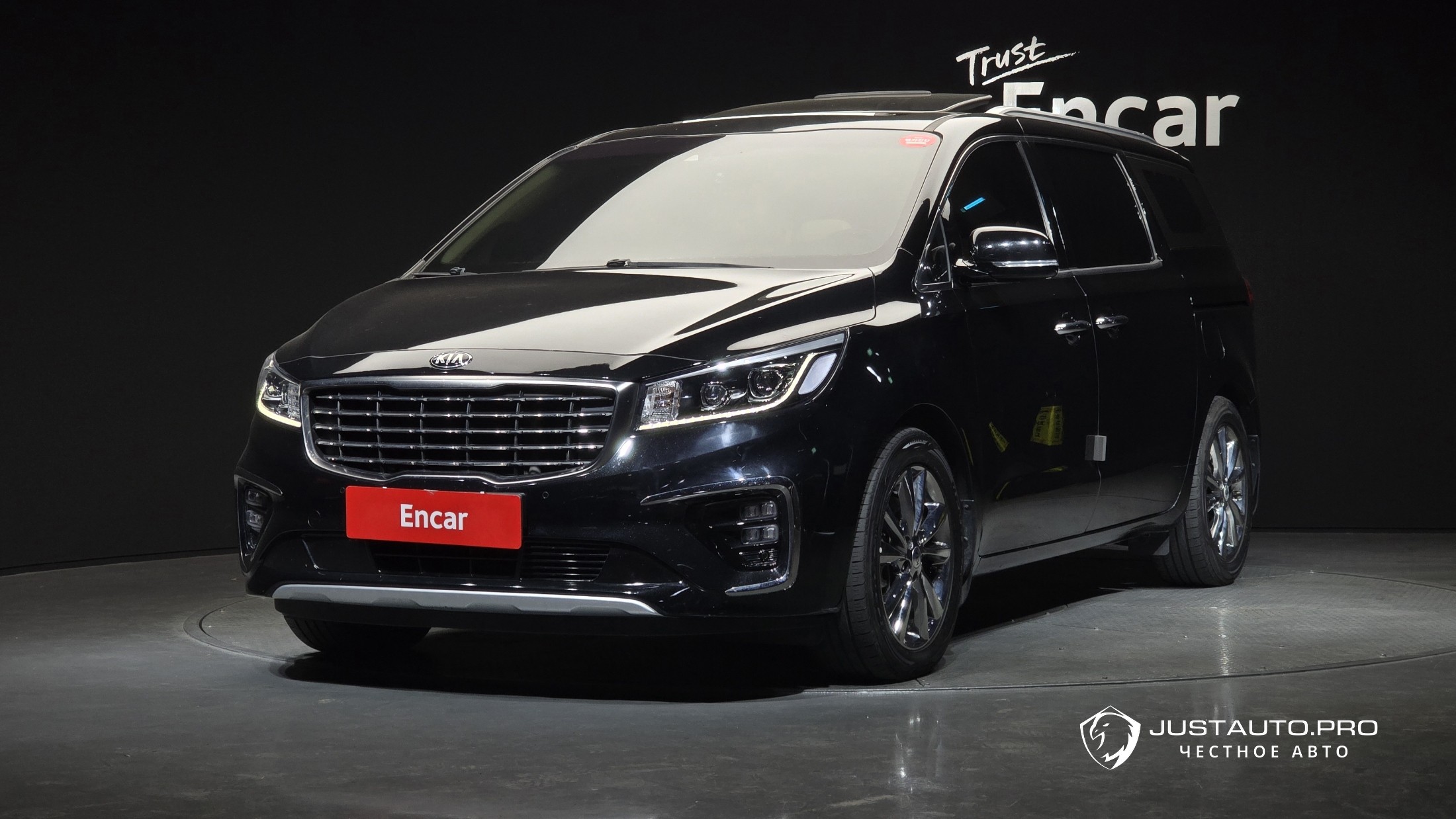Автомобиль Kia Canival